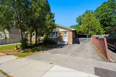17 Edgemere Crescent, London South, On N5z 4m6