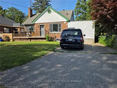 Detached in Brantford