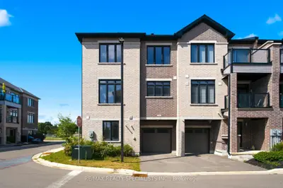 Att/Row/Townhouse in Brantford