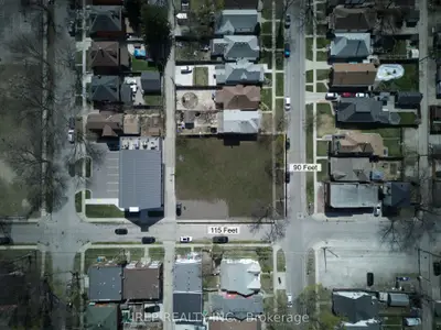 808 Lincoln Road, Windsor, On N8y 2h1