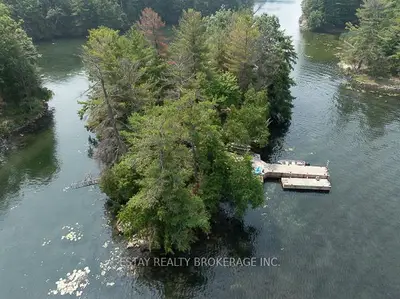 1 Island 60, Leeds And The Thousand Islands, On K0e 1l0