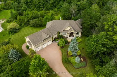 1517 Monaghan Lane, Kanata, On K2w 1b4