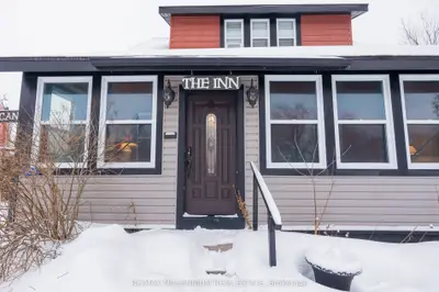 830 Muskoka Road S, Gravenhurst, On P1p 1k3