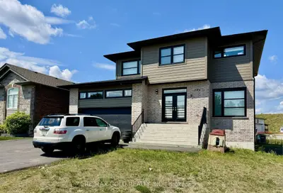 246 Jeanine Street N, Greater Sudbury, On P3b 0e5