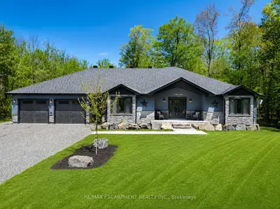 1068 Xavier Street, Gravenhurst, On P0e 1g0