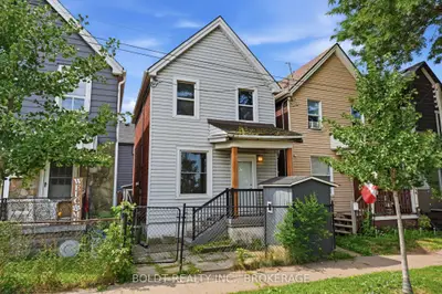 38 Mars Avenue, Hamilton, On L8l 3v8