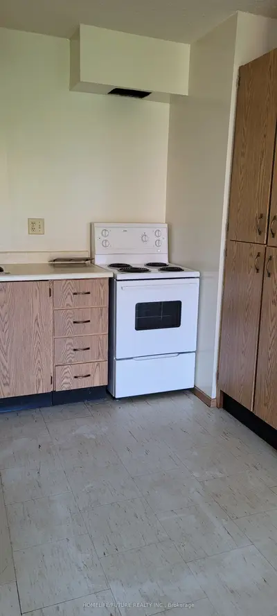 70 East Street E 204, Sault Ste Marie, On P6a 6m1