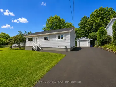 Detached in Cornwall