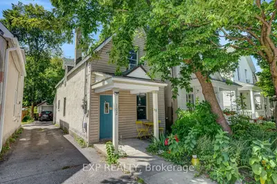 102 Lebreton Street N, West Centre Town, On K1r 7h4