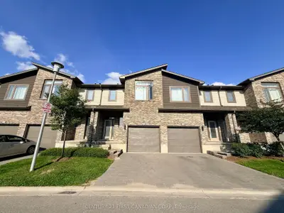 Condo Townhouse in London North
