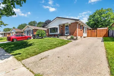 138 HARDING Crescent, London South, ON N6E 1G3