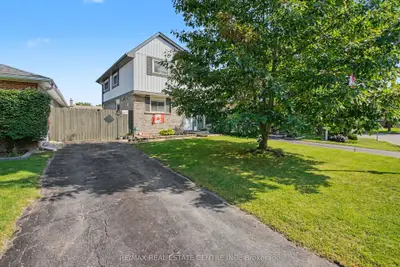 4 SEAFORTH Court, London East, ON N5V 3L1