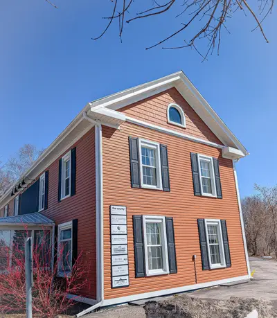 1 Lake Street C, Prince Edward County, On K0k 2t0