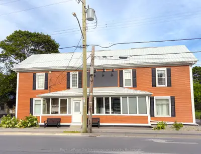 1 Lake Street C, Prince Edward County, On K0k 2t0