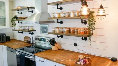 110 Cameron Avenue N, Hamilton, On L8h 4z2