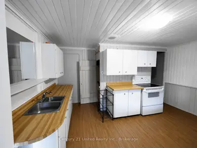 375a Queen Street, Peterborough, On K9h 3j7