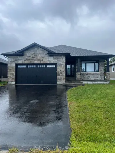 29 Gavin Crescent, Quinte West, On K8v 0h2