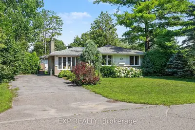 16 Elmsley Crescent, Bells Corners And South To Fallowfield, On K2h 6v2