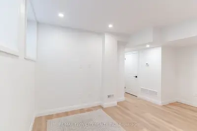 220 Heiman Street 4, Kitchener, On N2m 3m3