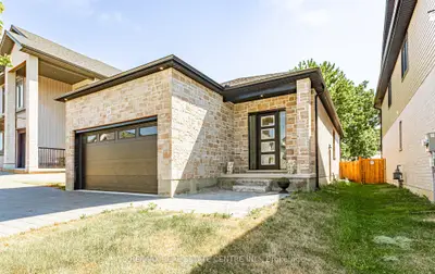 7966 Fallon Drive 18, Lucan Biddulph, On N0m 1v0