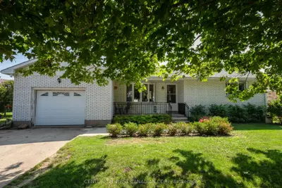11 Sunset Avenue, Warwick, On N0m 2s0