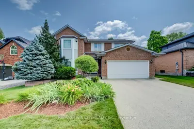449 Knightsbridge Court, Waterloo, On N2t 2g5
