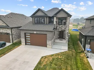 9 Sheldabren Street, North Middlesex, On N0m 1a0