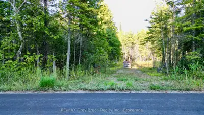 8 Devils Glen, Northern Bruce Peninsula, On N0h 1x0