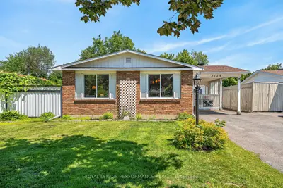 2179 Erinbrook Crescent, Elmvale Acres And Area, On K1b 4j7