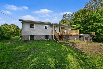 10 Bay Road, Rideau Lakes, On K0g 1l0