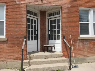 1792 Longwoods Road, Southwest Middlesex, On N0l 2n9