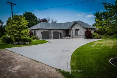 72235 Lakeshore Drive, R.r. #1 Drive, Bluewater, On N0m 2t0