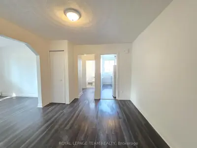 187 Bradley Avenue 2, Vanier And Kingsview Park, On K1l 7e1