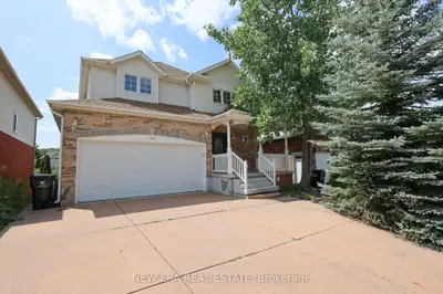 704 Brandenburg Boulevard, Waterloo, On N2t 2v4