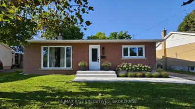 47 Henry Crescent, Loyalist, On K7n 1g6