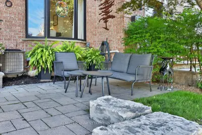6 Harbour Drive, Hamilton, On L8e 4z5