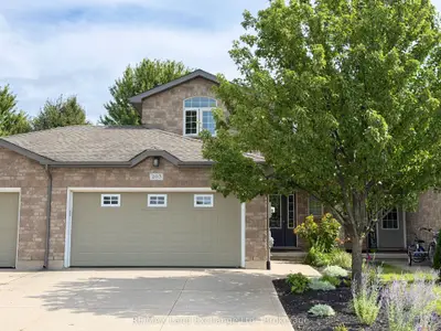 Att/Row/Townhouse in Saugeen Shores