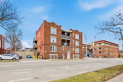 120 Sherman Avenue S 9, Hamilton, On L8m 2p9