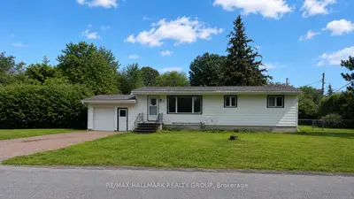 11 Bobcat Way Street, Stittsville - Munster - Richmond, On K2s 1p3