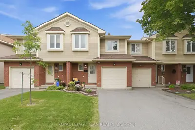 304 VALADE Crescent, Orleans - Cumberland and Area, ON K4A 2X3