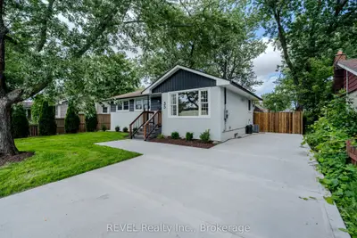 35 Burness Drive, St. Catharines, On L2p 1j4
