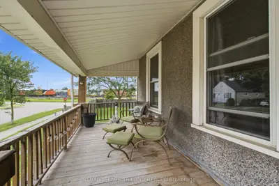 132 Oak Street, London East, On N5z 2h6