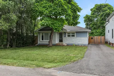 6 Lincoln Avenue, Grimsby, On L3m 1y4