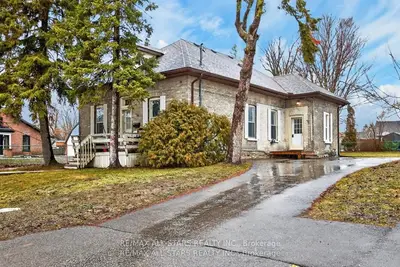 36 Caroline Street, Kawartha Lakes, On K9v 1t1