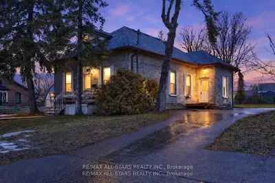 36 Caroline Street, Kawartha Lakes, On K9v 1t1