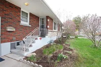 6 Myrtle Avenue Upper, St. Catharines, On L2m 5w1