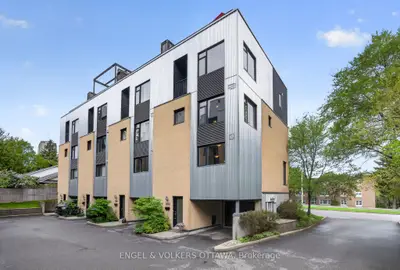 Att/Row/Townhouse in McKellar Heights - Glabar Park and Area
