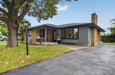 2698 Ulster Crescent, Billings Bridge - Riverside Park And Area, On K1v 8j6