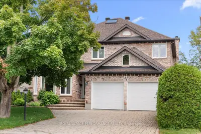 4 Wellsmere Court, Country Place - Pineglen - Crestview And Area, On K2e 8c2