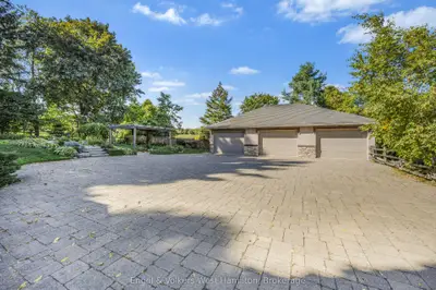 94 8 Highway, Hamilton, On L9h 4v5